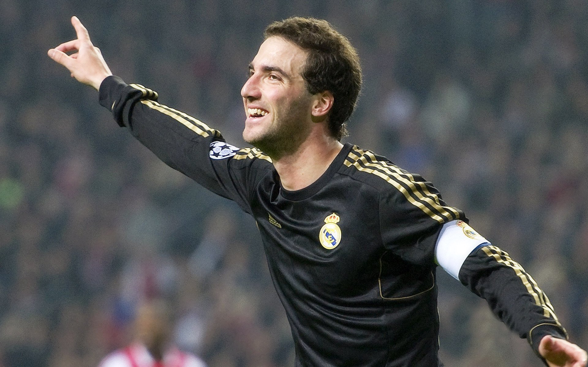 kaiyun 开云体育-欧冠现场观众：你看到了哪些难忘的精彩瞬间？，欧冠经典回顾